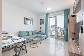 Modern 1-bed With Scenic Golf Course View
