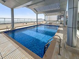 Modern 1-bed With Scenic Golf Course View