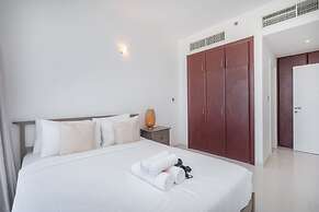 Modern 1-bed With Scenic Golf Course View