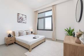 Stunning 1 BR With Pool View in Rawda Apartments