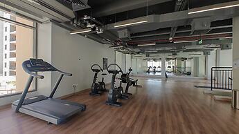 Stunning 1 BR With Pool View in Rawda Apartments