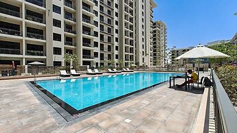 Stunning 1 BR With Pool View in Rawda Apartments