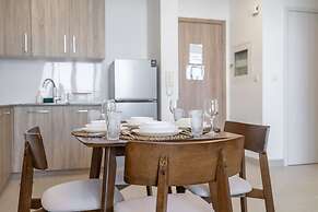 Stunning 1 BR With Pool View in Rawda Apartments