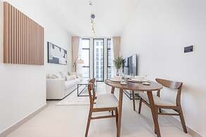 Luxury 1-bedroom JVC Apartment With Balcony Pool