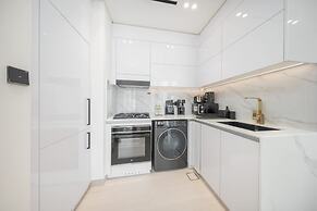 Luxury 1-bedroom JVC Apartment With Balcony Pool