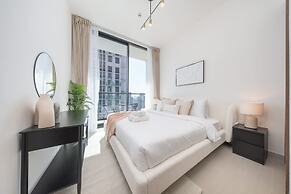 Luxury 1-bedroom JVC Apartment With Balcony Pool
