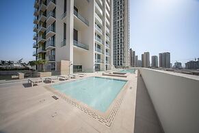 Luxury 1-bedroom JVC Apartment With Balcony Pool