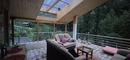 The Orchard Retreat VanVaas