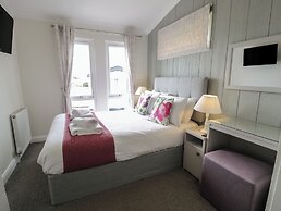 Platinum Lodge