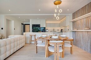 Flamingo Marina Private Beachfront Escape
