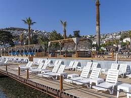 Sude Beach Resort Hotel