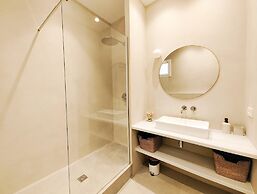 Apartamento de Lujo de Tres Habitaciones
