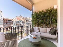 Apto Superior de Tres Habitaciones con Terraza