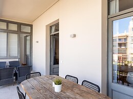 Apartamento de Tres Habitaciones con Terraza 21B