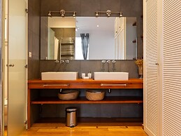 Apartamento de Tres Habitaciones con Terraza 21B