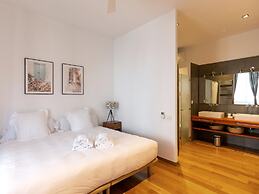 Apartamento de Tres Habitaciones con Terraza 21B