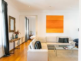 Apartamento de Tres Habitaciones con Terraza 21B