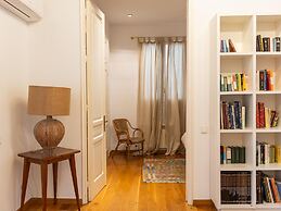 Apartamento de Tres Habitaciones con Terraza 21B