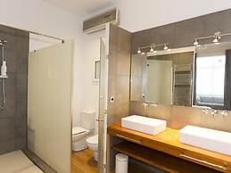 Apartamento de Tres Habitaciones con Terraza 21B