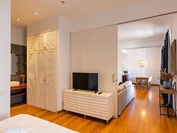 Apartamento de Tres Habitaciones con Terraza 21B