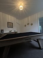Immaculate 3-bed Cottage in Hampton