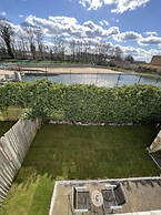Immaculate 3-bed Cottage in Hampton