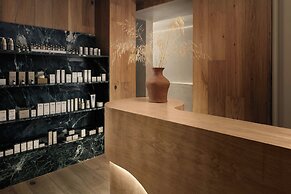 Morea House, Autograph Collection
