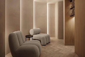 Morea House, Autograph Collection