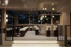 Morea House, Autograph Collection