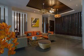Emerald 211 - Studio With Balcony and Shared Pool