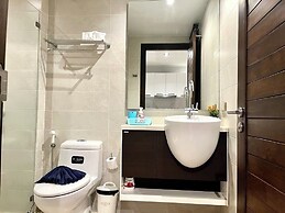 Emerald 211 - Studio With Balcony and Shared Pool