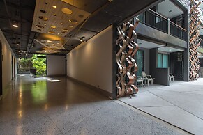 Emerald 211 - Studio With Balcony and Shared Pool