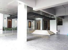 Emerald 215 - Studio With Balcony and Shared Pool