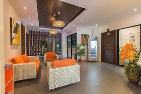 Emerald 215 - Studio With Balcony and Shared Pool