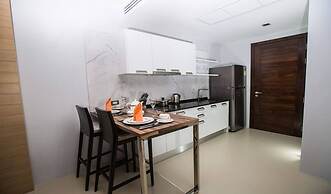 Emerald 215 - Studio With Balcony and Shared Pool