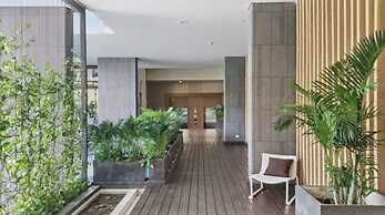 S39- 1 Bedroom Downtown Apt With Balcony and Pool