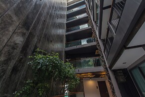 Emerald 702 - Triplex Penthouse With Stunning View