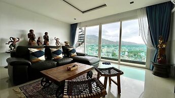 Emerald 702 - Triplex Penthouse With Stunning View