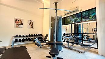 Emerald 702 - Triplex Penthouse With Stunning View