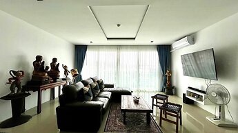 Emerald 702 - Triplex Penthouse With Stunning View