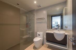 Emerald 702 - Triplex Penthouse With Stunning View