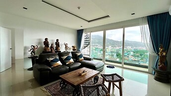 Emerald 702 - Triplex Penthouse With Stunning View