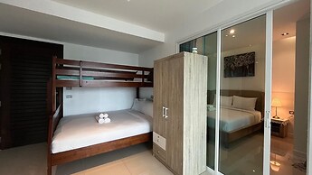 Emerald 702 - Triplex Penthouse With Stunning View