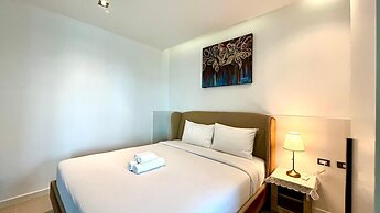 Emerald 702 - Triplex Penthouse With Stunning View