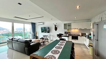 Emerald 702 - Triplex Penthouse With Stunning View