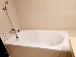 7B - 5 Bedroom Downtown Penthouse With Shared Pool