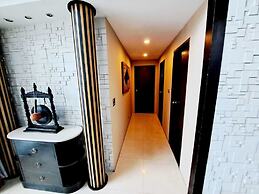 7B - 5 Bedroom Downtown Penthouse With Shared Pool