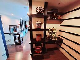 7B - 5 Bedroom Downtown Penthouse With Shared Pool