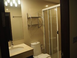 7B - 5 Bedroom Downtown Penthouse With Shared Pool