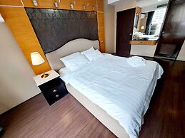 7B - 5 Bedroom Downtown Penthouse With Shared Pool
